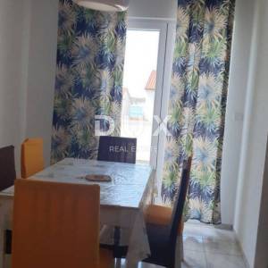 OTOK RAB, BARBAT - Samostojeća apartmanska kuća na odličnoj lokaciji