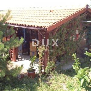 OTOK RAB, BARBAT - Vila s 5 apartmana 250 m od mora
