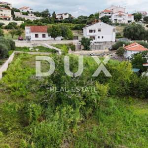 OTOK RAB, KAMPOR - građevinsko zemljište 2850 m2 pored mora