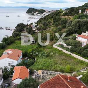 OTOK RAB, KAMPOR - građevinsko zemljište 2850 m2 pored mora