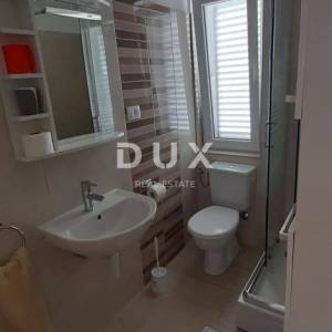 OTOK RAB, KAMPOR - Kuća s apartmanima 100 m od mora