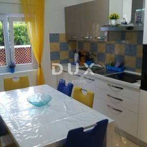 OTOK RAB, KAMPOR - Kuća s apartmanima 100 m od mora
