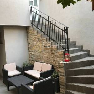 Otok Rab, kuća u nizu, 110m2, 2 stana