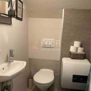 Otok Rab, kuća u nizu, 110m2, 2 stana