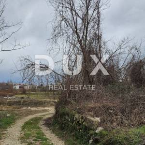 OTOK RAB, LOPAR - Građevinsko zemljište 1042m2 blizu centra 