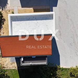 OTOK RAB, PALIT - Dvoetažni stan s krovnom terasom