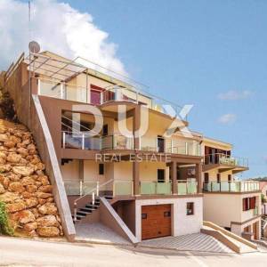 OTOK RAB, PALIT - Moderne vile s apartmanima nedaleko centra