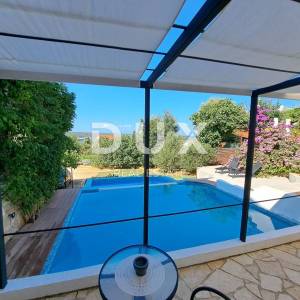 OTOK RAB - PRILIKA! - Četiri stambene jedinice na samo 150 m od mora!