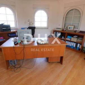 OTOK RAB, SUPETARSKA DRAGA - Apartmanska kuća na odličnoj lokaciji