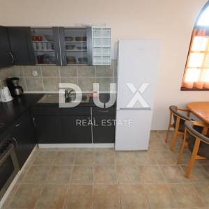 OTOK RAB, SUPETARSKA DRAGA - Apartmanska kuća na odličnoj lokaciji