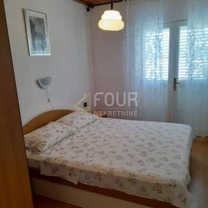 Otok Rab, Supetarska Draga, kuća s 5 apartmana, 1. red do mora