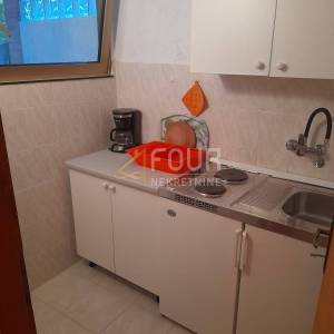 Otok Rab, Supetarska Draga, kuća s 5 apartmana, 1. red do mora