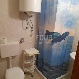 Otok Rab, Supetarska Draga, kuća s 5 apartmana, 1. red do mora