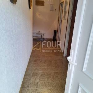 Otok Rab, Supetarska Draga, kuća s 5 apartmana, 1. red do mora