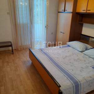 Otok Rab, Supetarska Draga, kuća s 5 apartmana, 1. red do mora