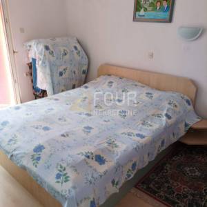Otok Rab, Supetarska Draga, kuća s 5 apartmana, 1. red do mora