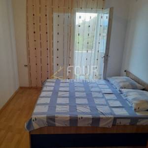Otok Rab, Supetarska Draga, kuća s 5 apartmana, 1. red do mora