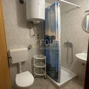 Otok Rab, Supetarska Draga, kuća s 5 apartmana, 1. red do mora