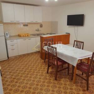 Otok Rab, Supetarska Draga, kuća s 5 apartmana, 1. red do mora