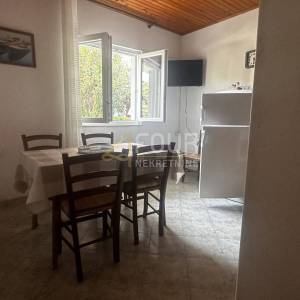Otok Rab, Supetarska Draga, kuća s 5 apartmana, 1. red do mora