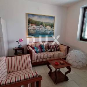 OTOK ŠOLTA - Prekrasna kamena kuća s pogledom na more