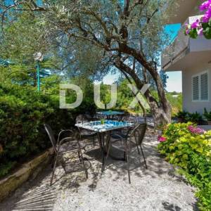 OTOK UGLJAN, KUKLJICA - Prekrasna apartmanska vila s bazenom