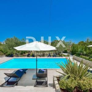 OTOK UGLJAN, KUKLJICA - Prekrasna apartmanska vila s bazenom