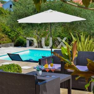 OTOK UGLJAN, KUKLJICA - Prekrasna apartmanska vila s bazenom