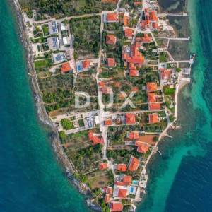 OTOK UGLJAN, SUTOMIŠĆICA - Građevinsko zemljište s direktnim pristupom moru
