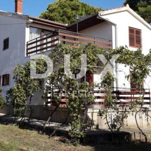 OTOK UGLJAN, UGLJAN - Katnica s dva apartmana 150 m od mora