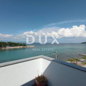 OTOK UGLJAN, UGLJAN - Penthouse 1. red od mora