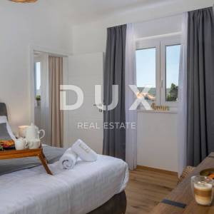 OTOK UGLJAN, UGLJAN - Prekrasna kamena vila s bazenom