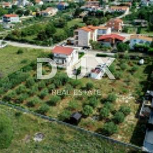 OTOK VIR - Apartmanska kuća na prostranoj parceli