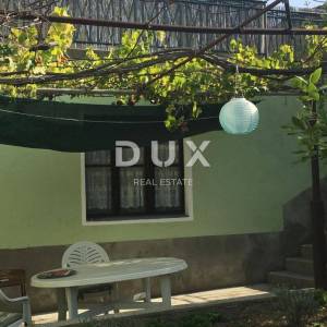 OTOK VRGADA - lijepa samostojeća kuća blizu mora