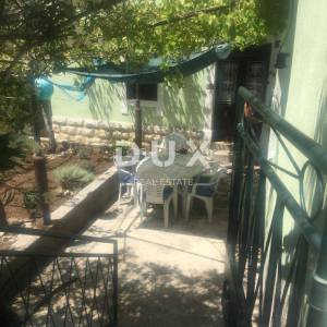 OTOK VRGADA - lijepa samostojeća kuća blizu mora