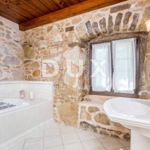 Otork Krk, okolica Dobrinja - Renovirana kamena kuća