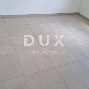 PAG, GRAD PAG - Kuća s 4 apartmana i prostranom okućnicom 