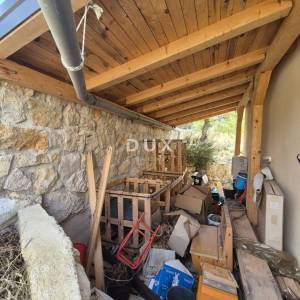 PAG, JAKIŠNICA - Intimna oaza prepuna mediteranskog bilja