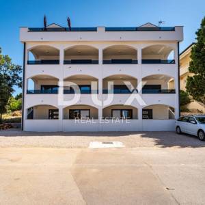 PAG, MANDRE- stan 65m2  prizemlje u neposrednoj blizini mora i plaže