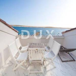 PAG, NOVALJA - Aparhotel uz plažu