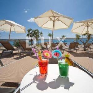 PAG, NOVALJA - Aparhotel uz plažu