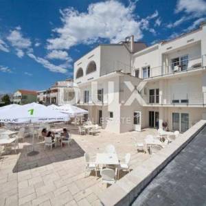 PAG, NOVALJA - Aparhotel uz plažu