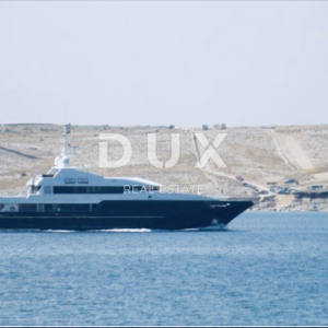 PAG - NOVALJA - turističko višenamjensko zemljište 30000m2