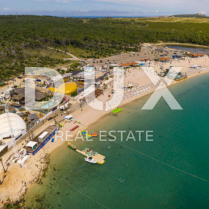 PAG - NOVALJA - turističko višenamjensko zemljište 67401m2 - PRVI RED DO MORA!