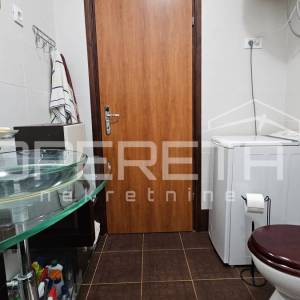 Pag, Potočnica - Kuća s tri apartmana i pogledom na more