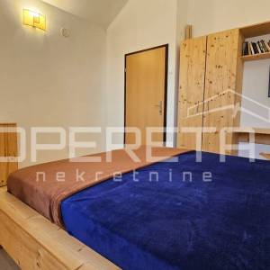 Pag, Potočnica - Kuća s tri apartmana i pogledom na more