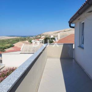PAG, ZUBOVIĆI - Kuća s 4 apartmana blizu Novalje (moguća zamjena za stan u Rijeci)