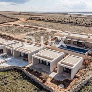 PAG,POVLJANE - Impozantan komadić raja s pogledom na more