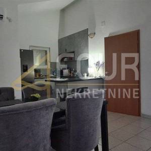 Pakoštane, 2s+db, balkon, pogled na more i jezero