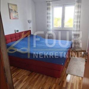 Pakoštane, 2s+db, balkon, pogled na more i jezero